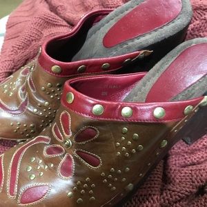 Isabella Fiore made in Italy studded leather clog